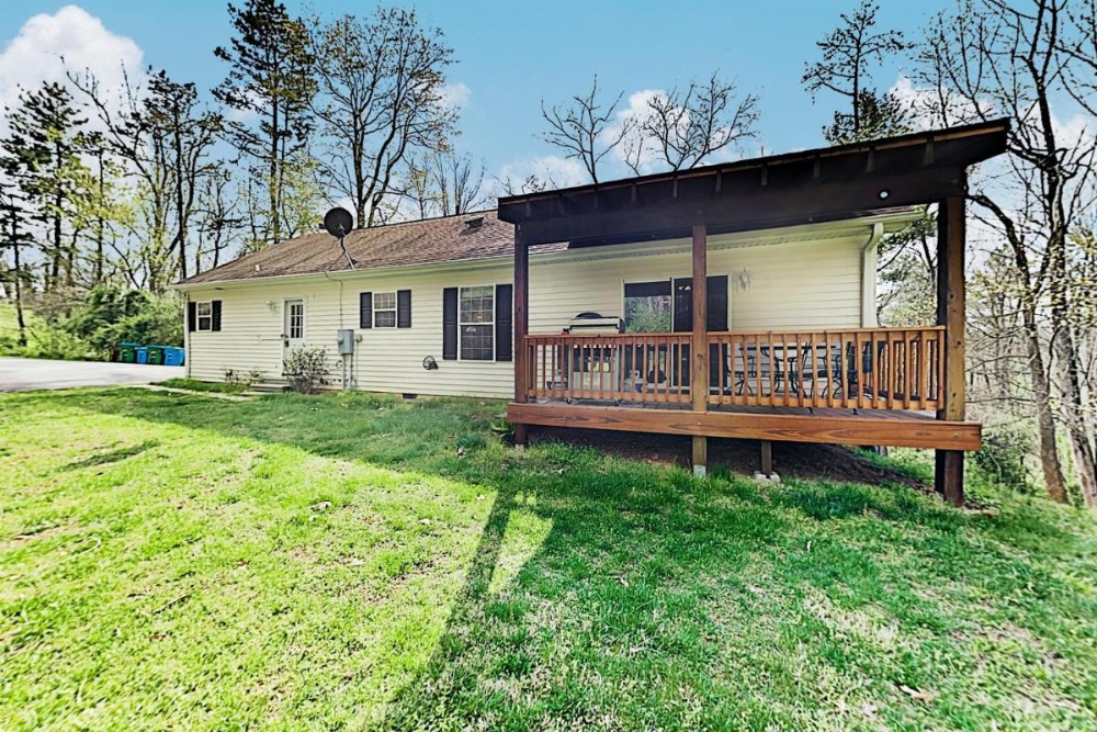 Secluded Escape Near Downtown & Biltmore Fun home Image 28