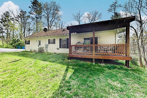 Secluded Escape Near Downtown & Biltmore Fun home image 28